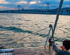 Experience the sea of Busan on a yacht!