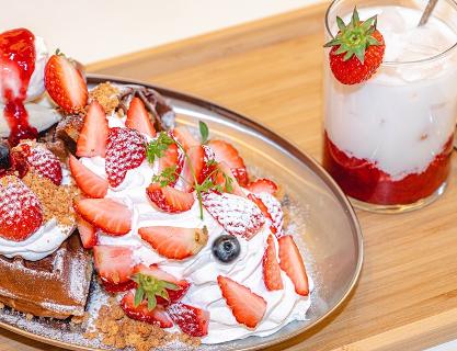 상큼한 봄의 맛, 딸기 디저트 즐기는 부산 카페 여행