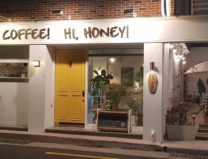 Unique Beeswax Craft Experience at Hello Coffee, Hi Honey in Mangmi Alley