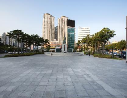 송상현 광장