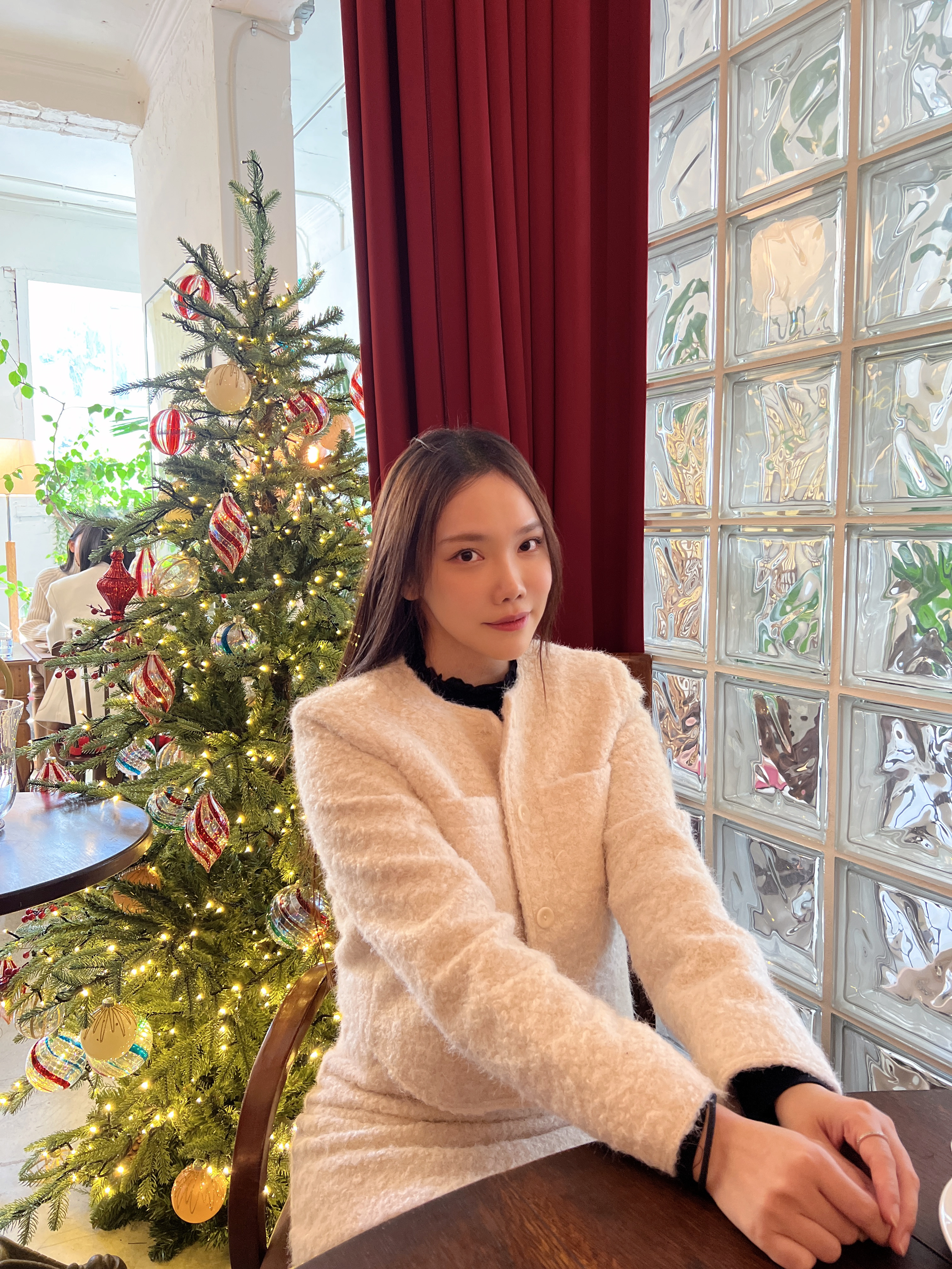 “11인터뷰중번인트로”