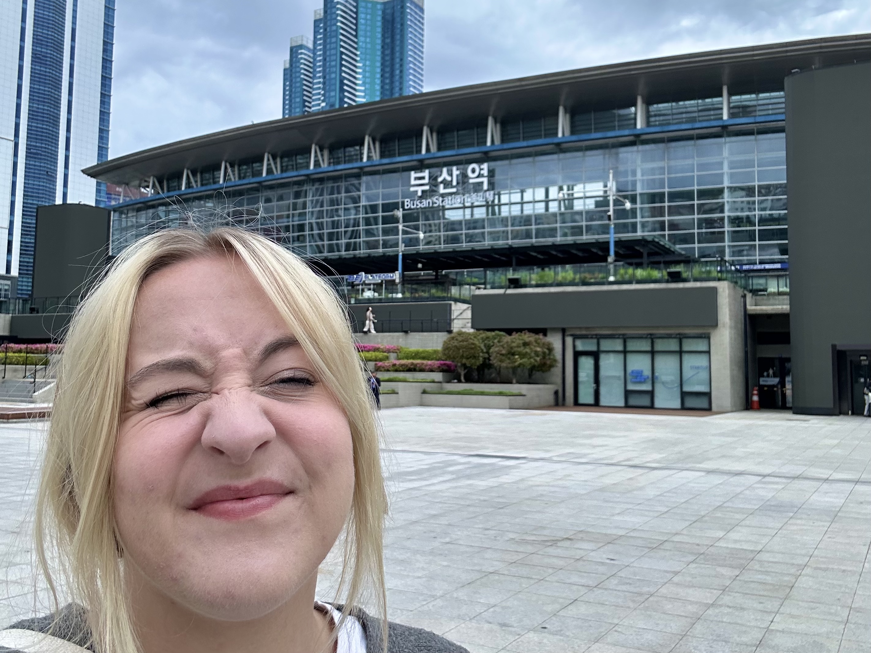 “11인터뷰영문아웃트로2”