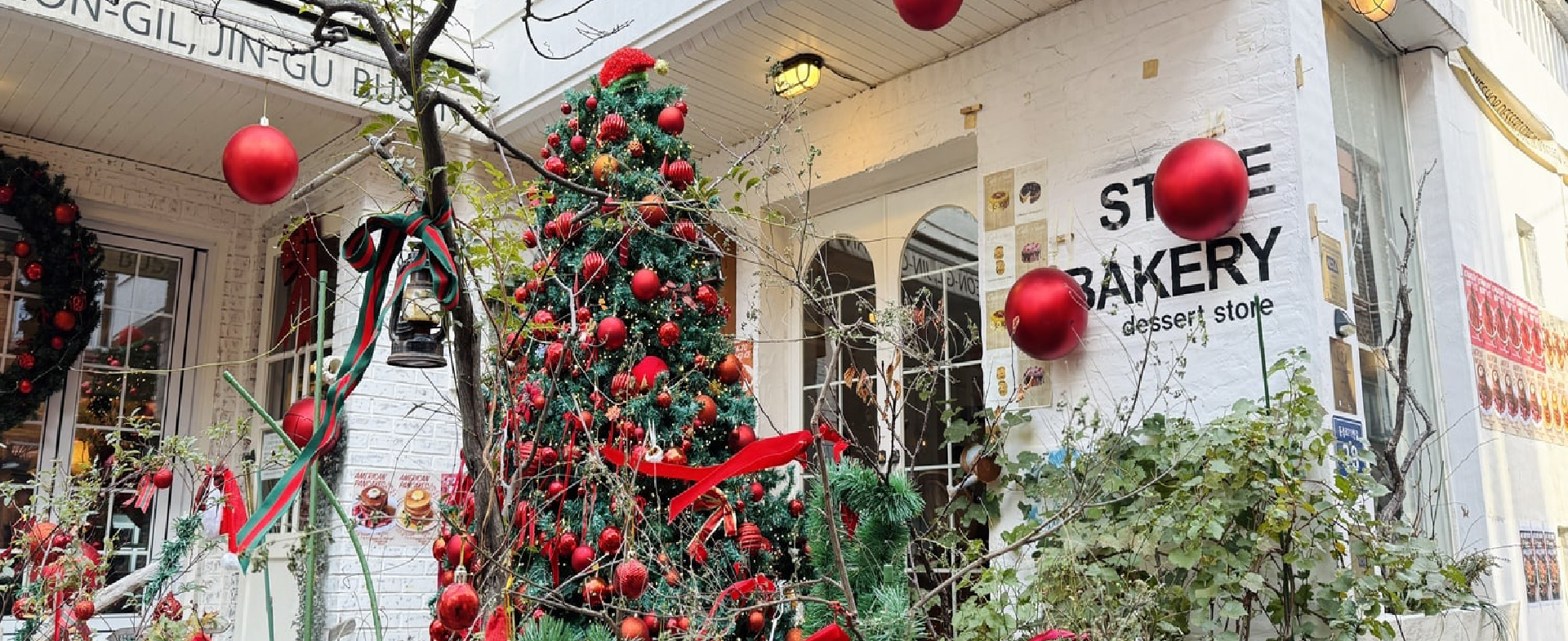 4 Must-Visit & Insta-Worthy Christmas Themed Cafés